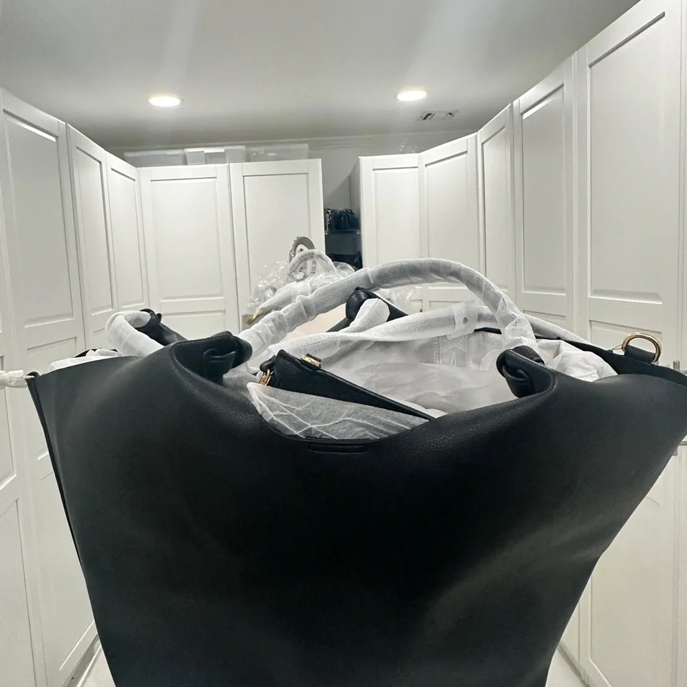 DKNY Paula large Black Tote Bag - Picture 7 of 7
